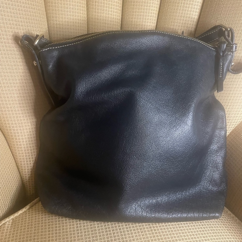 - Dooney & Bourke Large Dillen Bag -GUC - Picture 14 of 16